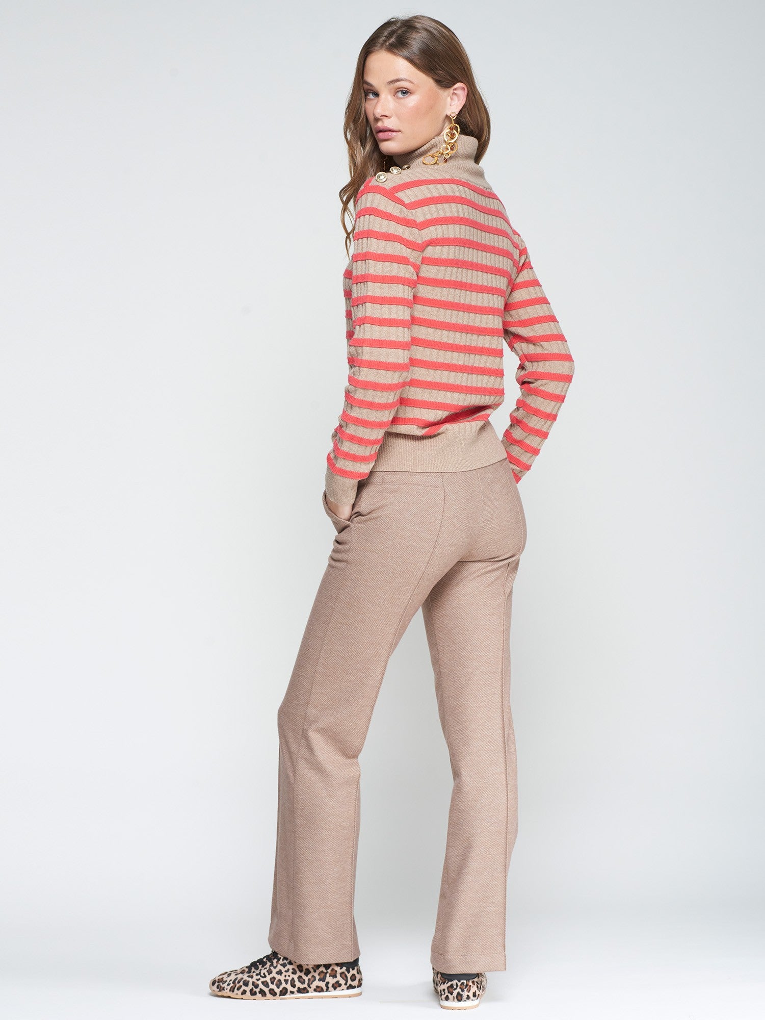 Beige Straight Trousers- Vilagallo