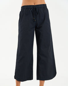 Black cotton crop pants perfect for summer!